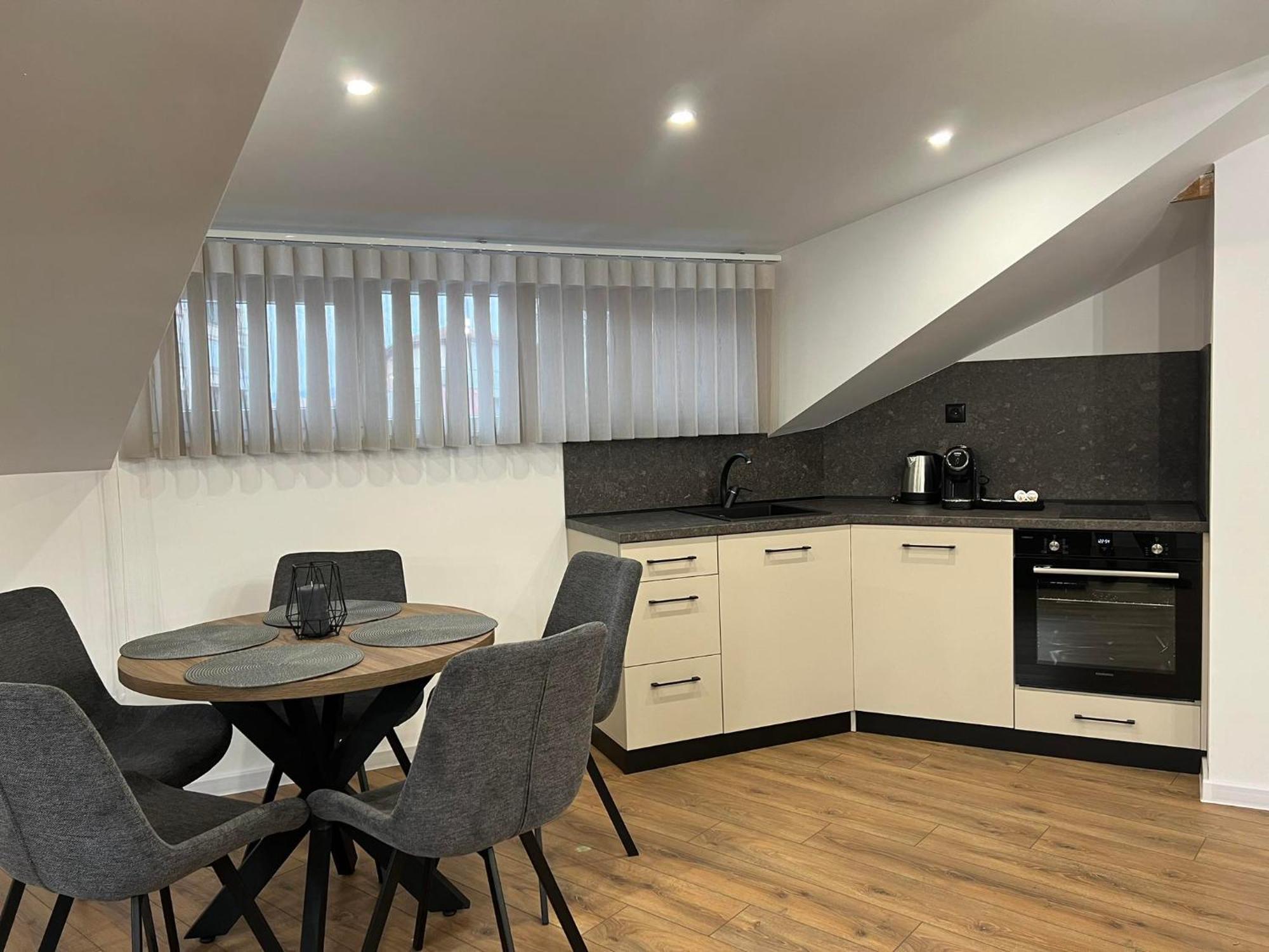 Хотел Vip Apart House Plevna Kültér fotó