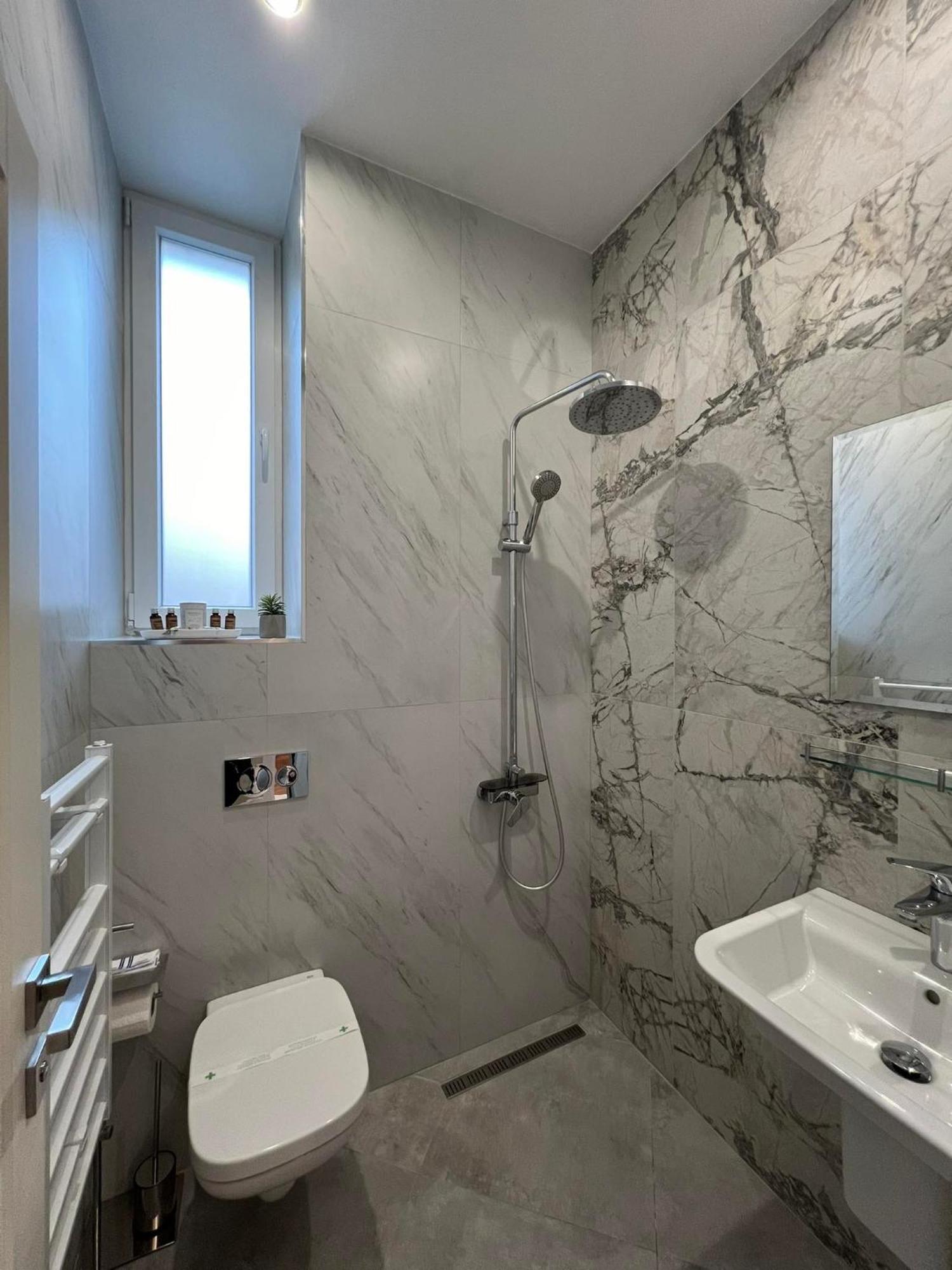 Хотел Vip Apart House Plevna Kültér fotó